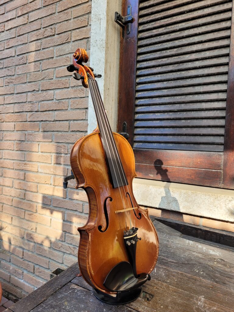 Violino fabbrica antica