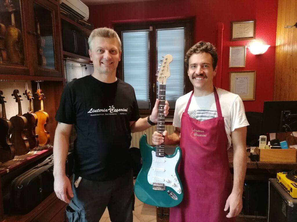 Professional Guitar Making school, italian course