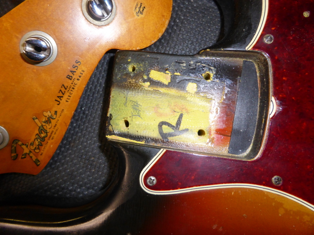 Fender Jazz vintage '66, servizio liuteria