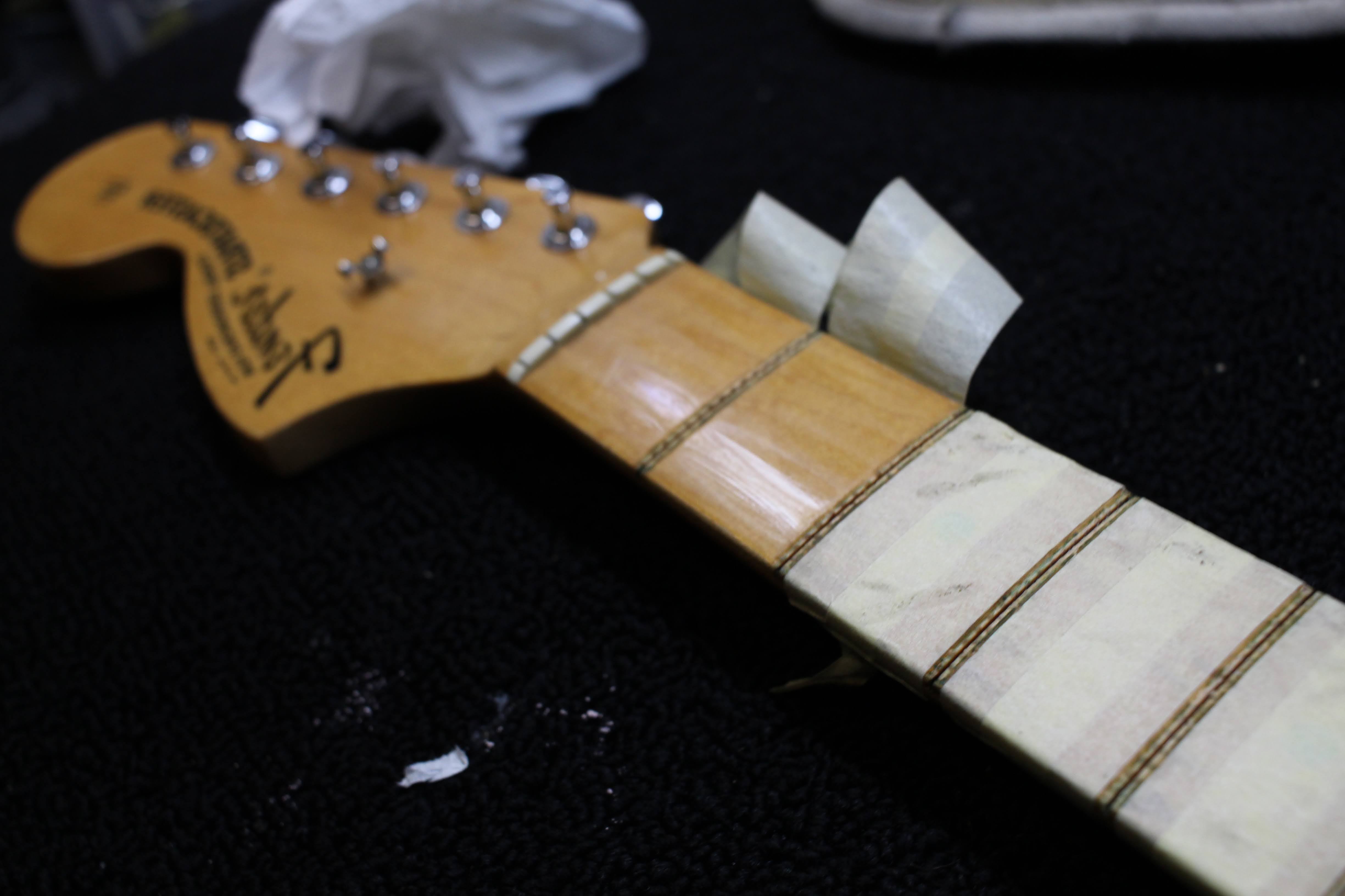 Fender Stratocaster '97 mancina, fret dressing